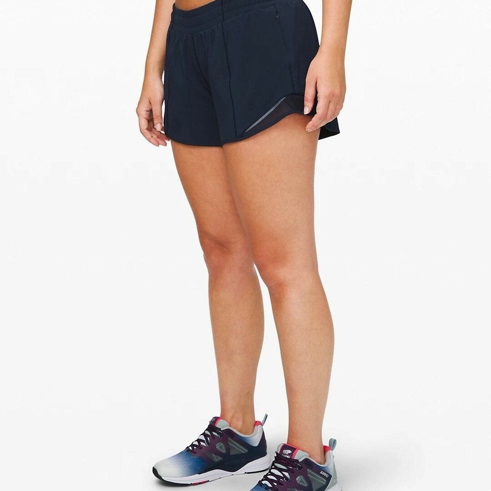 Lululemon Athletica Hotty Hot LR 4” shorts